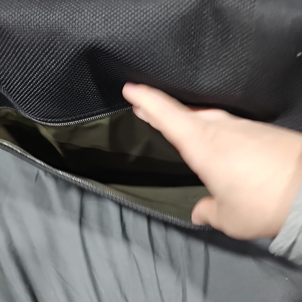 Louis Vuitton Black Men's Bag - Picture 8 of 13